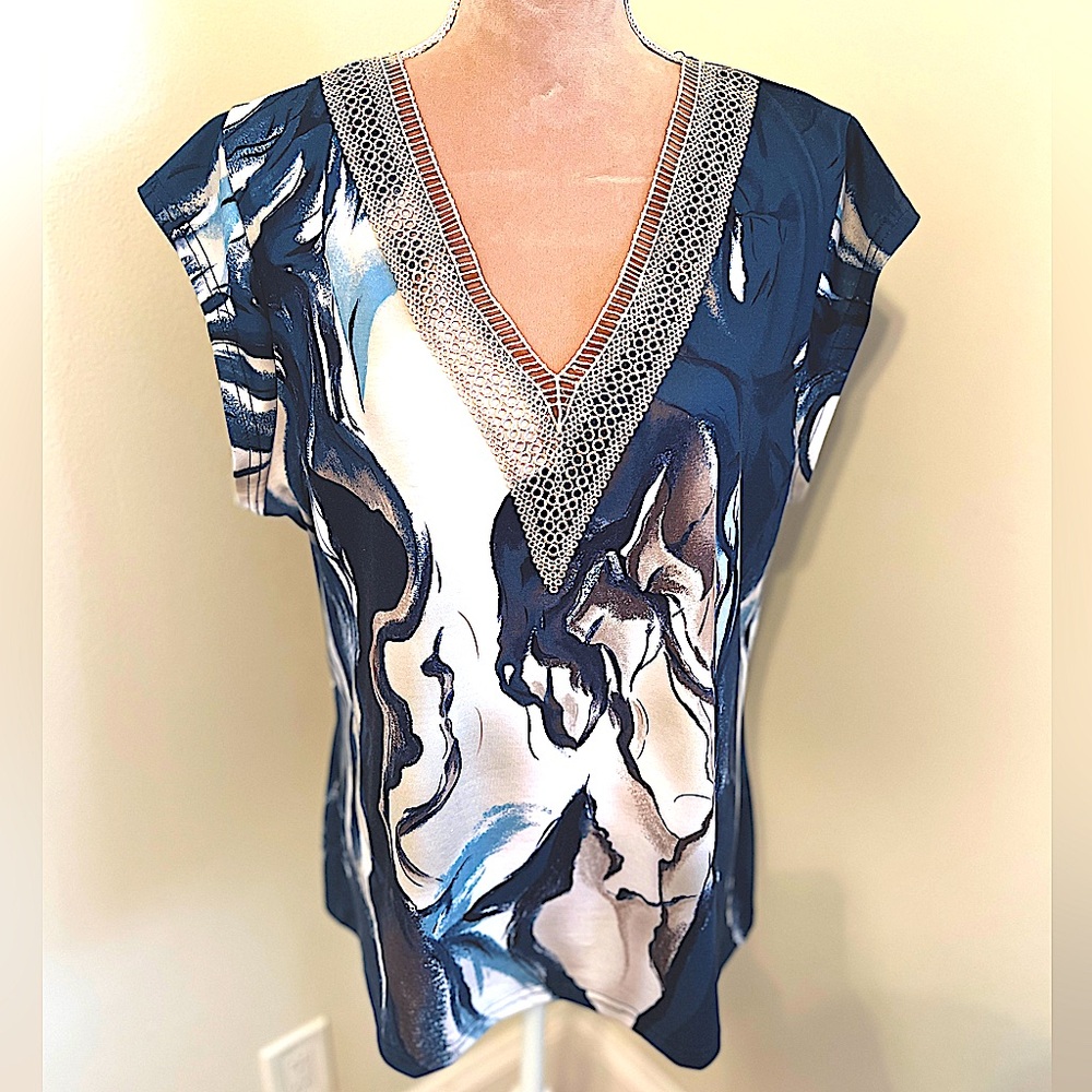 Adorable Knit Crocheted V-Neck Top